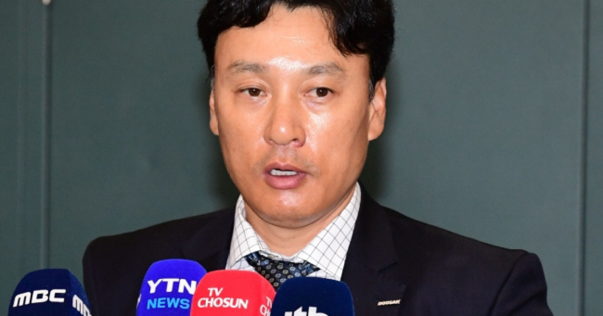 '계약 기간 남기고 자진 사퇴' 통역도 필요 없다, 전설은 왜 다시 코치가 됐나