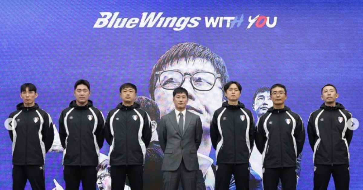 '이정효 사단' 전체가 수원으로 가야했던 이유 "그분들이 없었으면 내가 없었습니다"