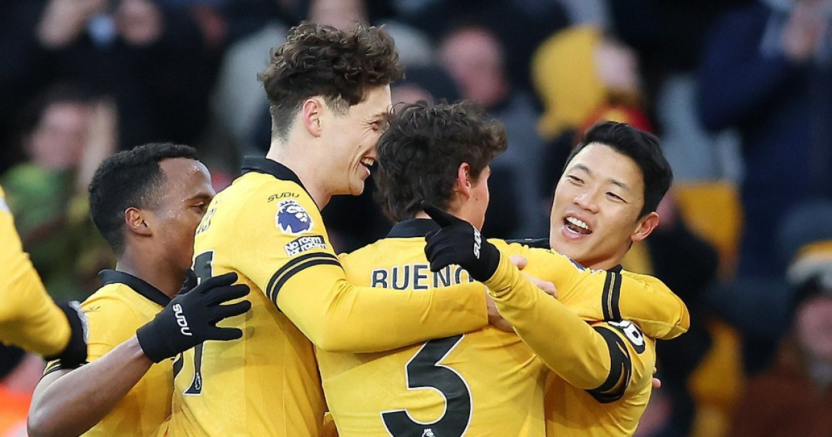 EPL 울버햄프턴, ‘1골 1도움’ 황희찬 앞세워 개막 후 20경기 만에 첫 승