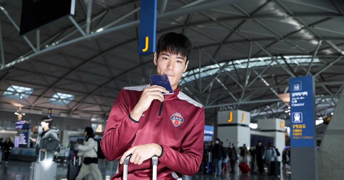 韓 축구 대박 소식! 제주SK, 'U-18 간판 수문장' 허재원과 준프로 계약→바이에른 뮌헨서 훈련받는다 [오피셜]