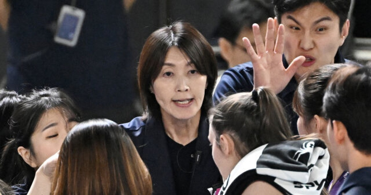 흥국생명 셧아웃! '성대 결절' 사령탑 큰 목소리 낼 일 없었다→미소 활짝 "선수들이 너무 열심히 해줬다"[MD대전]