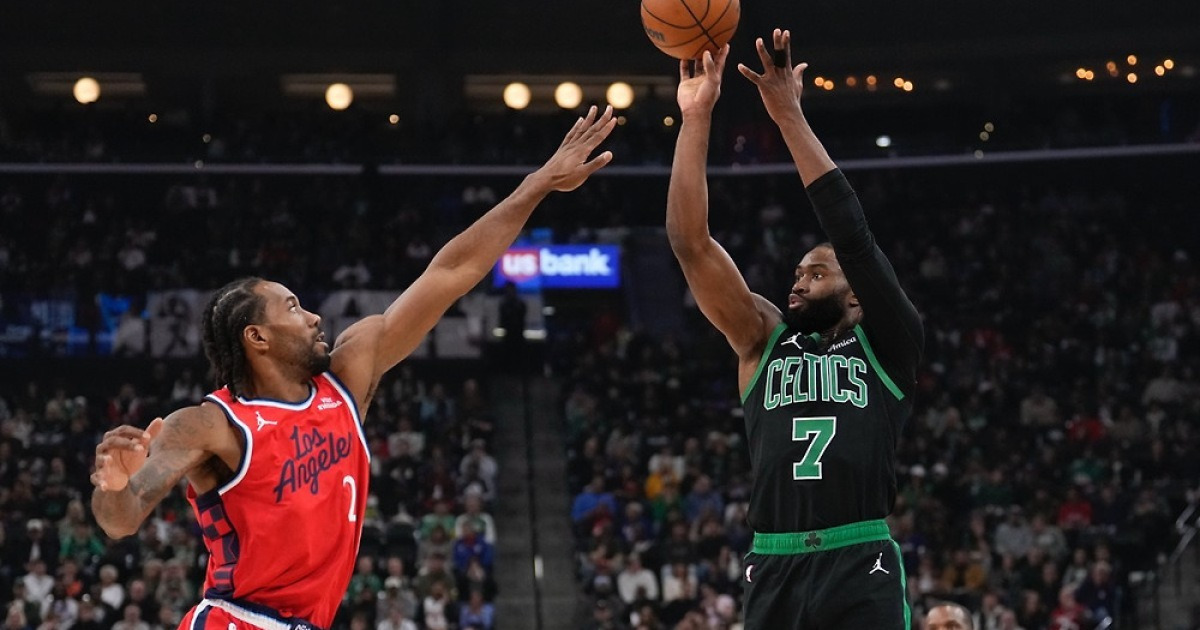 '브라운 개인 최다 타이 50점' NBA 보스턴, 클리퍼스 꺾고 3연승