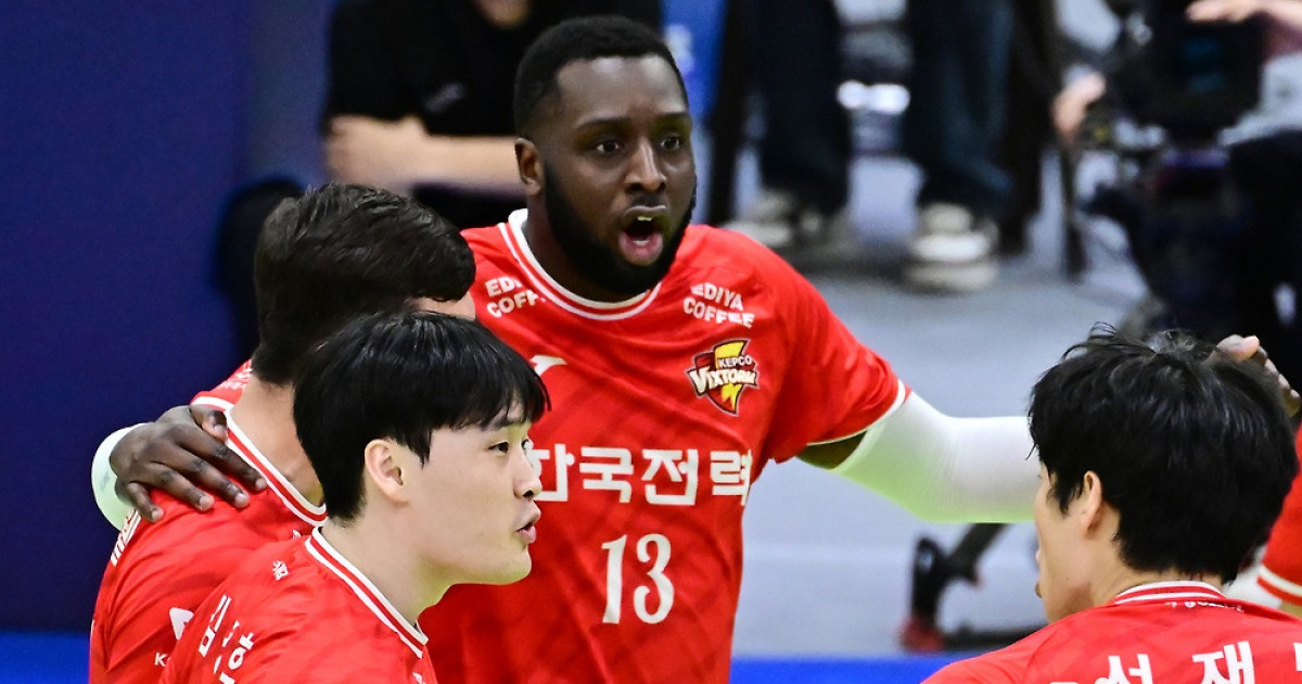 '베논 26점' 한국전력, OK저축은행에 역전승 거두고 3위 복귀