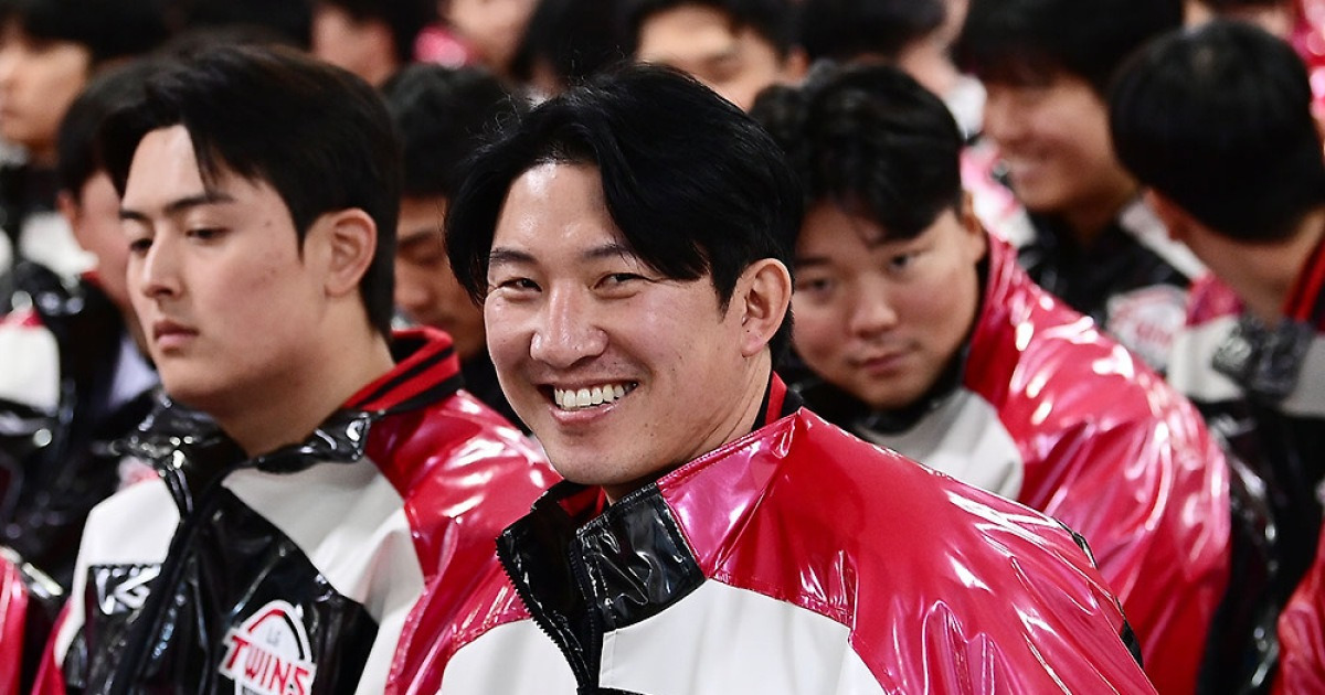 "아내 말 듣고 현역 연장 결심→150km 강속구 가능" 자신감 내비친 장시환, '제2의 김진성' 될 수 있을까 [잠실 현장]