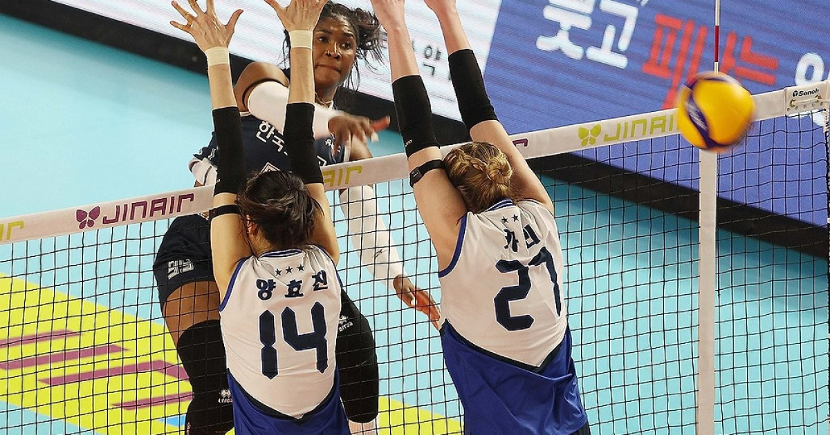 5일 쉰 도로공사, 2위 현대건설 완파하고 선두 수성