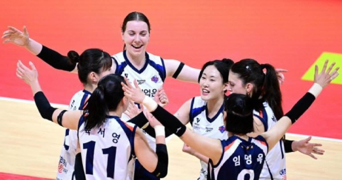 전 세트 20점대 혈투...IBK기업은행, 빅토리아 31점 앞세워 정관장 3-1 격파