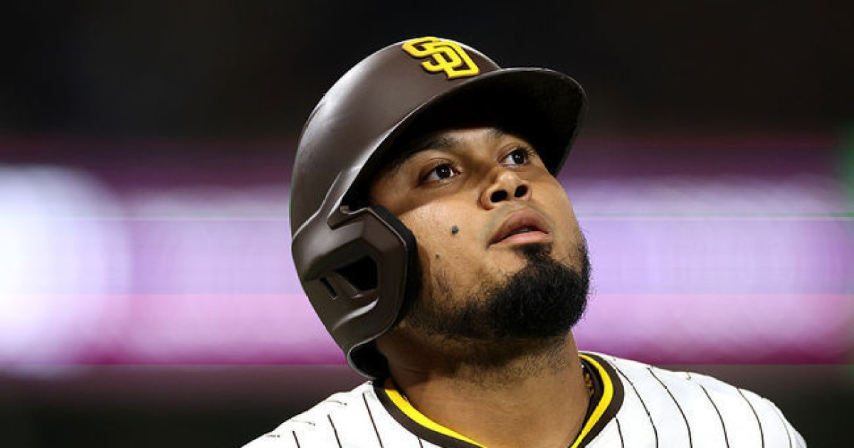 MLB판 손아섭? 3년 연속 타격왕이었는데…FA 찬밥 신세 "수비·주루 못하고, 출루율·장타율도 별로"
