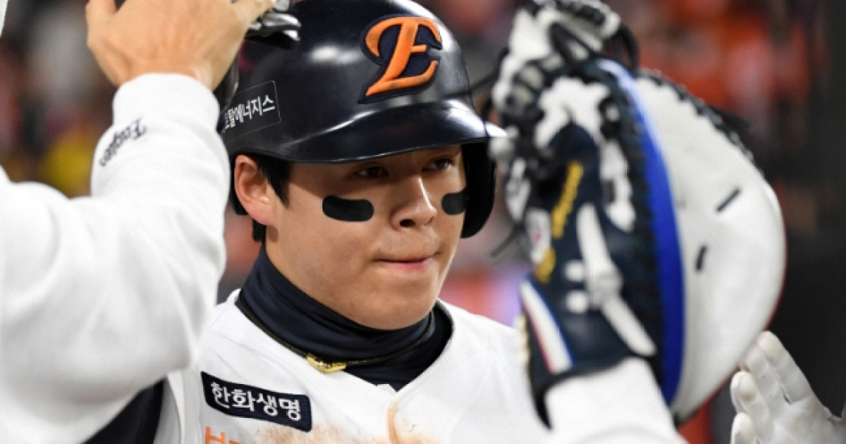 '200억 효과 미미' 한화, 100억 또 쾌척하더니 조용하다…이게 다 노시환 때문이다?