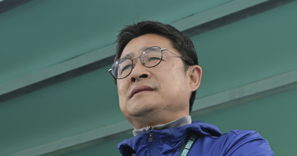 “상대 아닌 우리 분석이 급선무”  우즈벡전 졸전 끝 완패, 이민성 감독 인터뷰