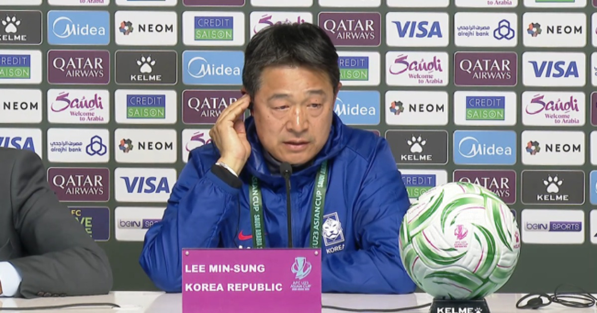 "韓 강점 없었다, 내 전술적 실수" 고개 떨군 U23 이민성 감독...우즈벡전 완패 후 "우리 문제 파악이 급선무다"