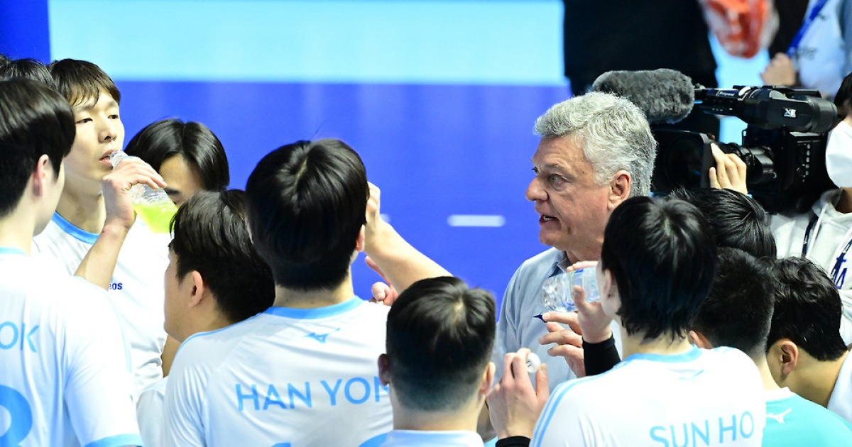 ‘우려가 현실로’ 정지석 없는 대한항공, 새해 4연패…벼랑 끝 선두 경쟁