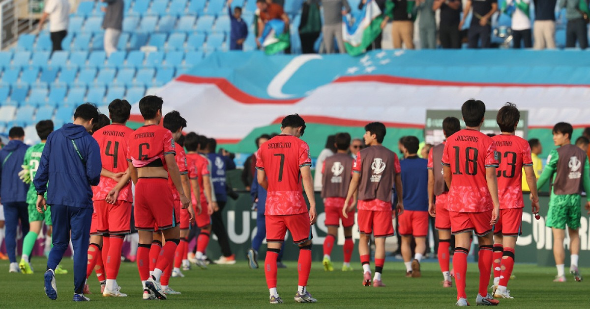 “나의 전술적 실수” 완패 시인한 이민성 감독…“의지와 열정 실종” 쓴소리 쏟아낸 이영표 해설위원
