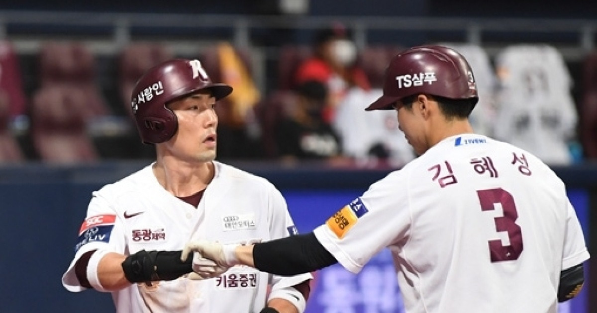 “후배들 잘 따라올 수 있게 솔선수범하겠다”…5년 만에 히어로즈 돌아온 ‘서교수’ 서건창의 다짐