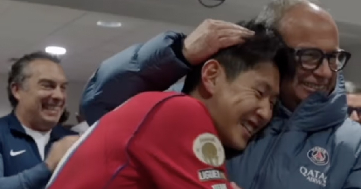 '이렇게 아끼는 내새끼 못 보내지' PSG, '무한 러브콜' 이강인 지키기 나섰다... 재계약 빨리 하자