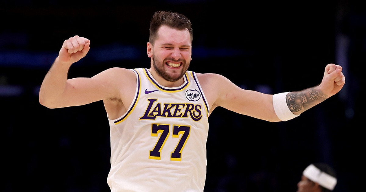 NBA 레이커스, 돈치치 복귀 효과에 미소…토론토 110-93 완파