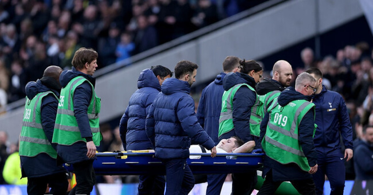 '흥민아, 이대로 끝인 걸까' 산소호흡기 달고 들것 실려 퇴장...BD33 부상→토트넘은 감감 무소식