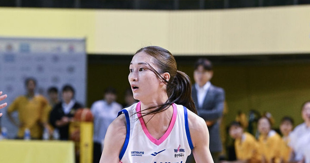 여자농구 삼성생명, 국민은행 꺾고 역대 2번째 통산 500승 달성(종합)