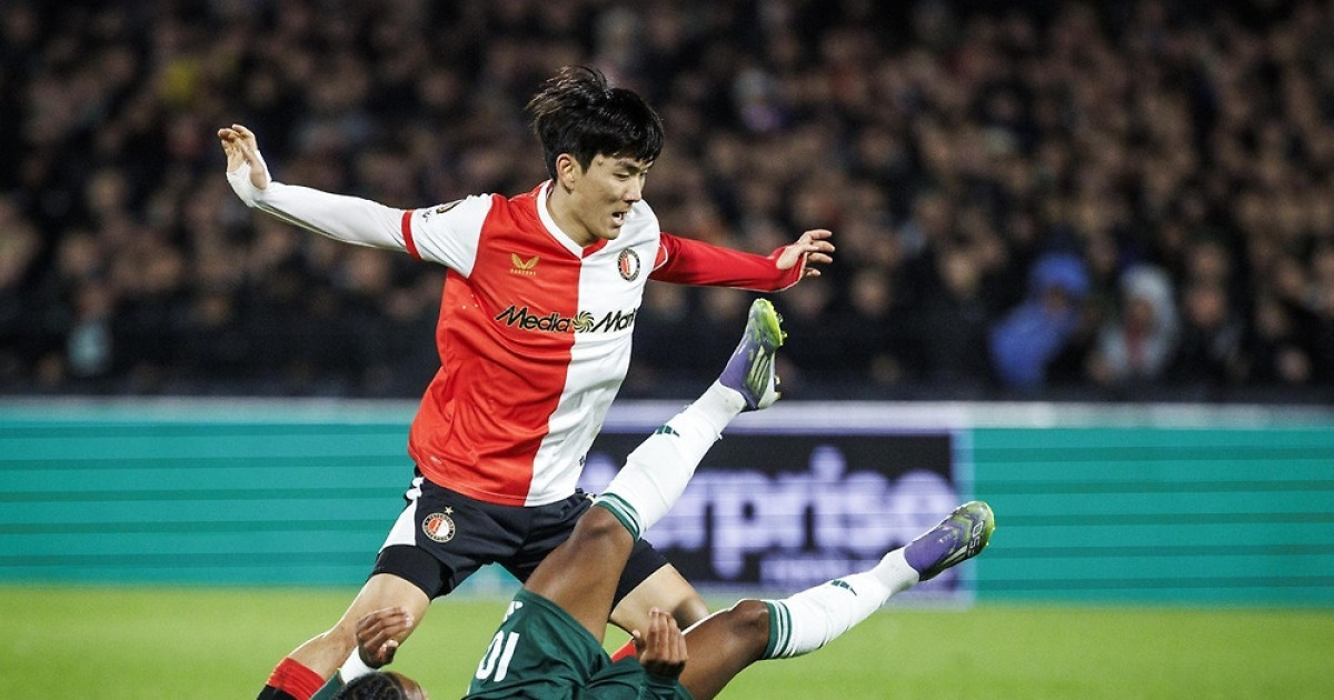 페예노르트 황인범, 시원한 중거리포로 시즌 첫 골 신고