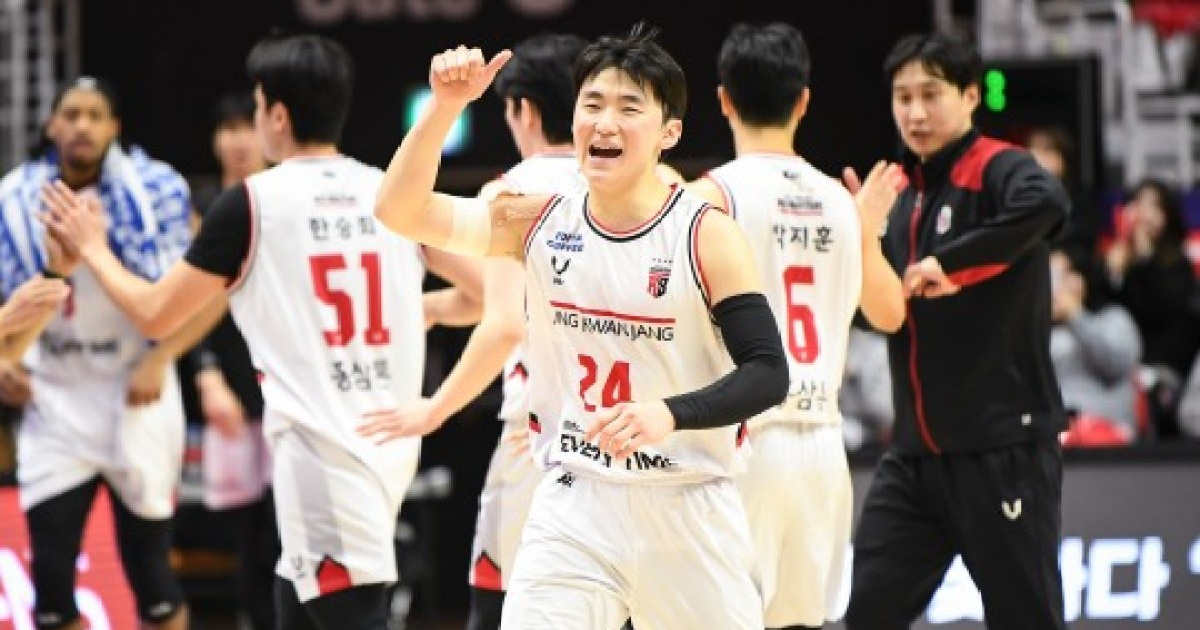 '1순위 형제 대결' 동생 문유현 18점 완승...정관장, kt 꺾고 LG 턱밑 추격