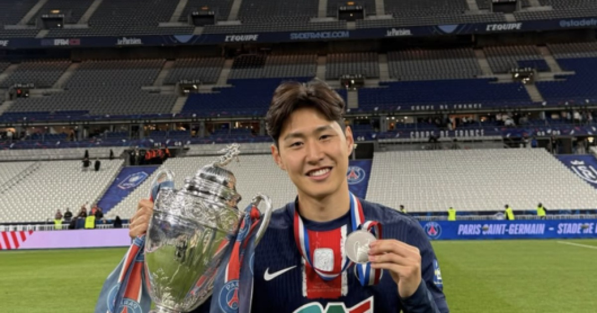 1+1 가자 아틀레티코, PSG 직관가서 LEE에 푹 빠지고+'절친' 영입도?... 가능성은