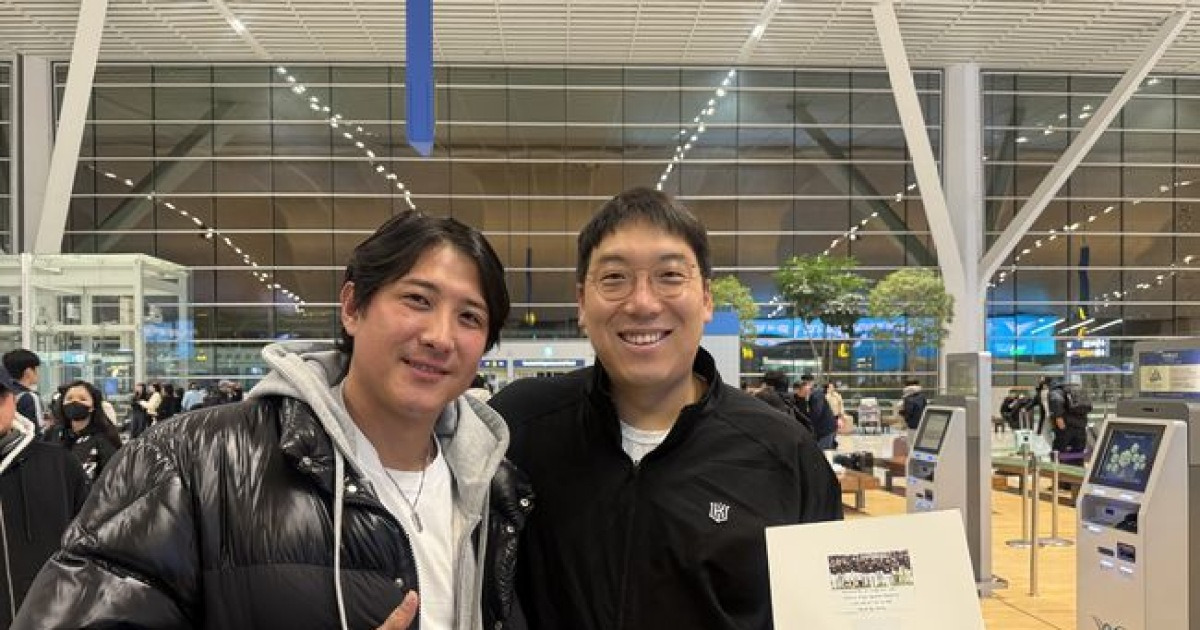 황재균 은퇴한 거 아니었어? 새벽 5시 왜 공항 찾았나…옛 동료들에 간식세트 쾌척 “이제 팬으로 KT 응원합니다” [오!쎈 인천공항]