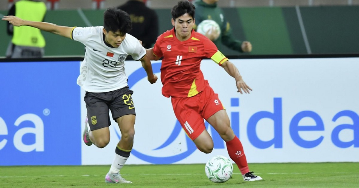 4강에서 막 내린 ‘김상식 매직’…베트남, 후반에만 3골 내주며 중국에 0-3 완패, 3·4위전서 한국과 ‘얄궂은’ 맞대결