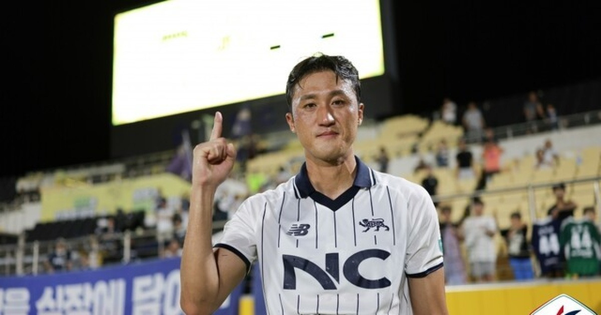 [오피셜] '선수 생활 마지막이란 각오로 승격할 것... '434경기 16년차' 베테랑 DF 김오규, 2년 연속 서울 이랜드 주장에