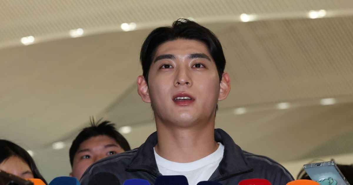 '미국 출국' 이정후, 서류 문제로 LA 공항에 1시간 가량 억류