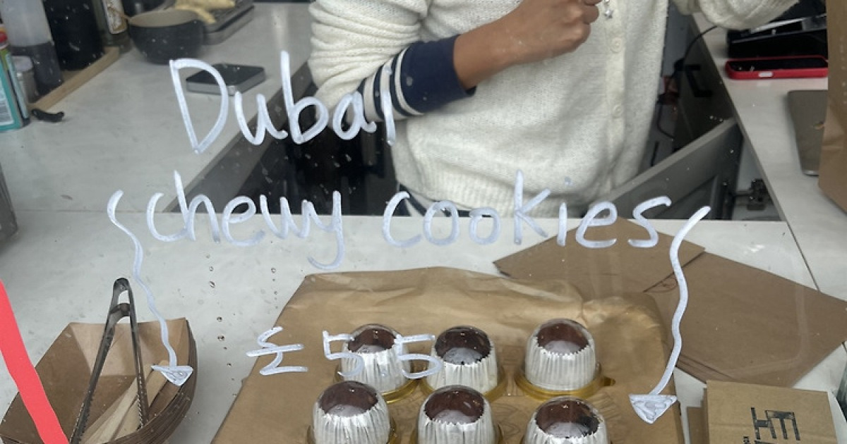 韓国人のアルバイトが「ドゥチョック」を作る…ロンドンのカフェオーナーの反応