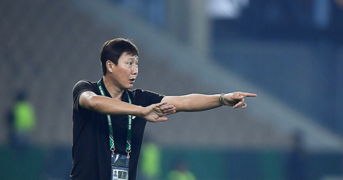 한국 잡고 '위풍당당' 베트남 김상식 감독, 퇴장 당했지만 선수들 믿어...10명 충분히 버틸 수 있었다