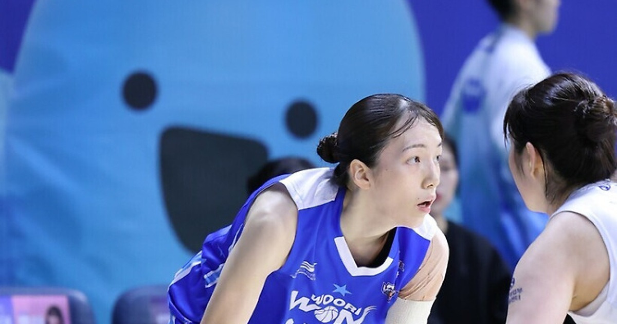 ‘아야노 21점, 김단비 더블더블’ 우리은행, 신한은행에 역전승...2연패 탈출