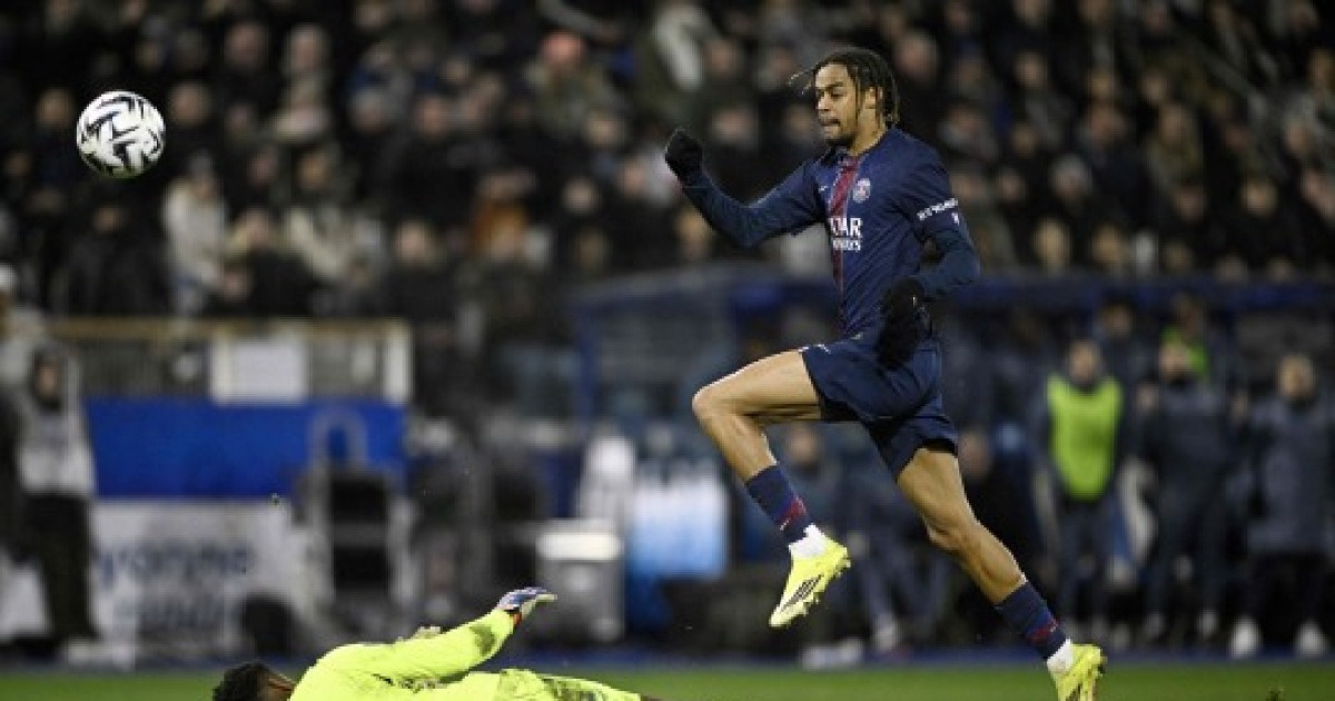 PSG, 바르콜라 후반 결승골로 오세르 1-0 진땀승...리그1 5연승 '선두 탈환'