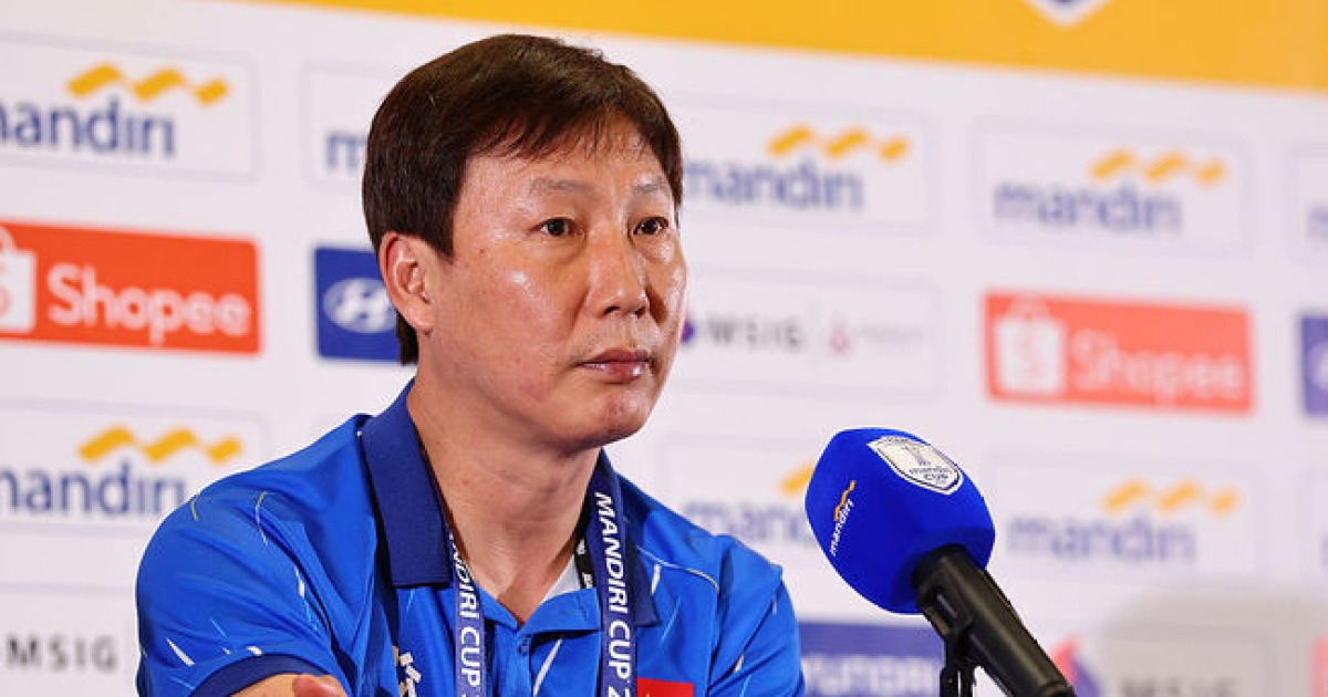 '2000000000동 빛낸' 식사마 김상식 감독, 베트남 역사 앞에 한국 자존심이 꺾였다