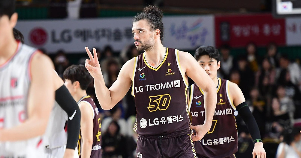 프로농구 1위 LG, 아셈 마레이 활약 앞세워 2위 정관장 꺾고 선두 질주