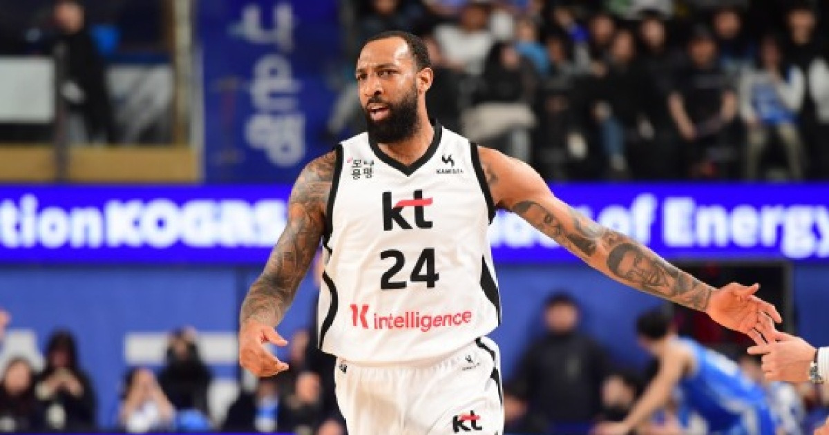 7점 차 뒤집은 윌리엄스 '원맨쇼'...kt, 한국가스공사에 1점 차 승리