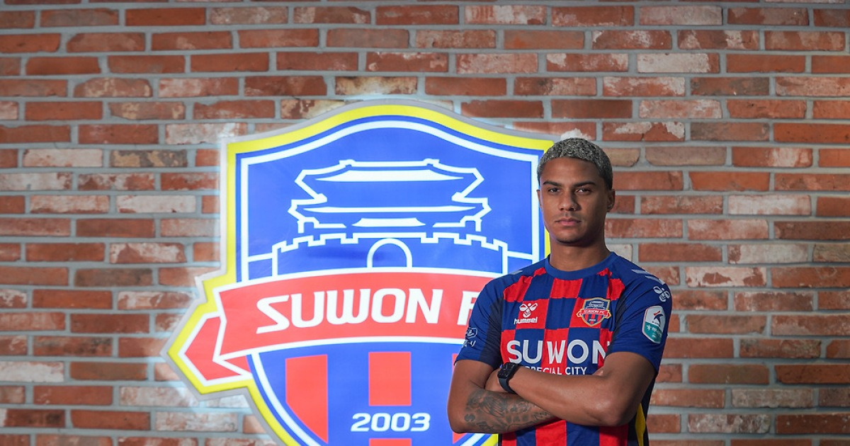 [오피셜] 수원FC, '플루미넨시 출신' 브라질 센터백 델란 영입…승격 위해 열심히 뛸 것