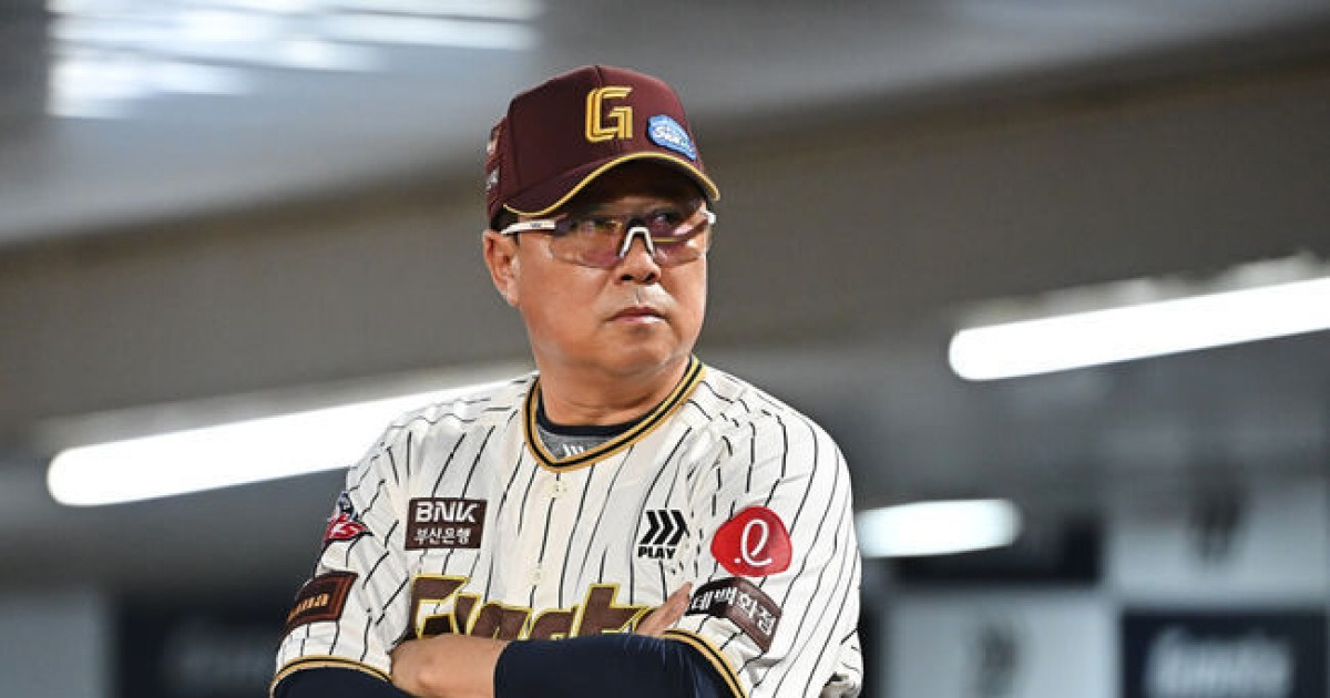 ‘벨라스케즈 악몽’ 3위→7위 추락, 김태형의 자책 “외인 교체, 애매하면 안 바꿔야지” [오!쎈 인천공항]