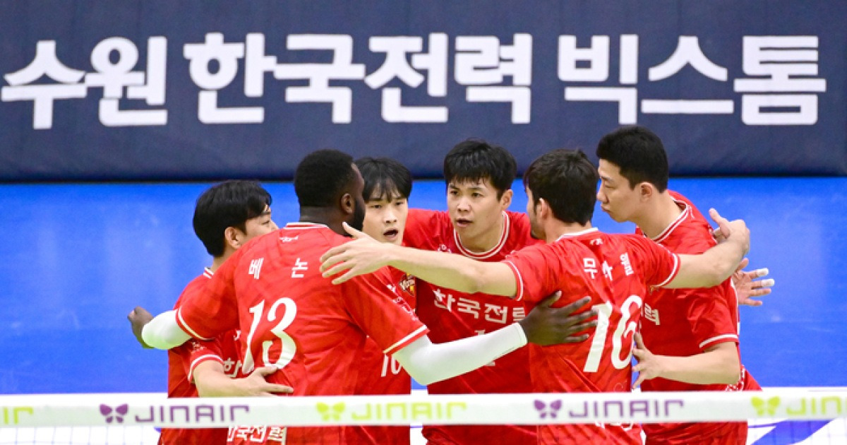 레오에 ‘판정승’ 26득점 베논+중앙 ‘활용’ 성공…한국전력, ‘대역전극’으로 선두 현대캐피탈 제압