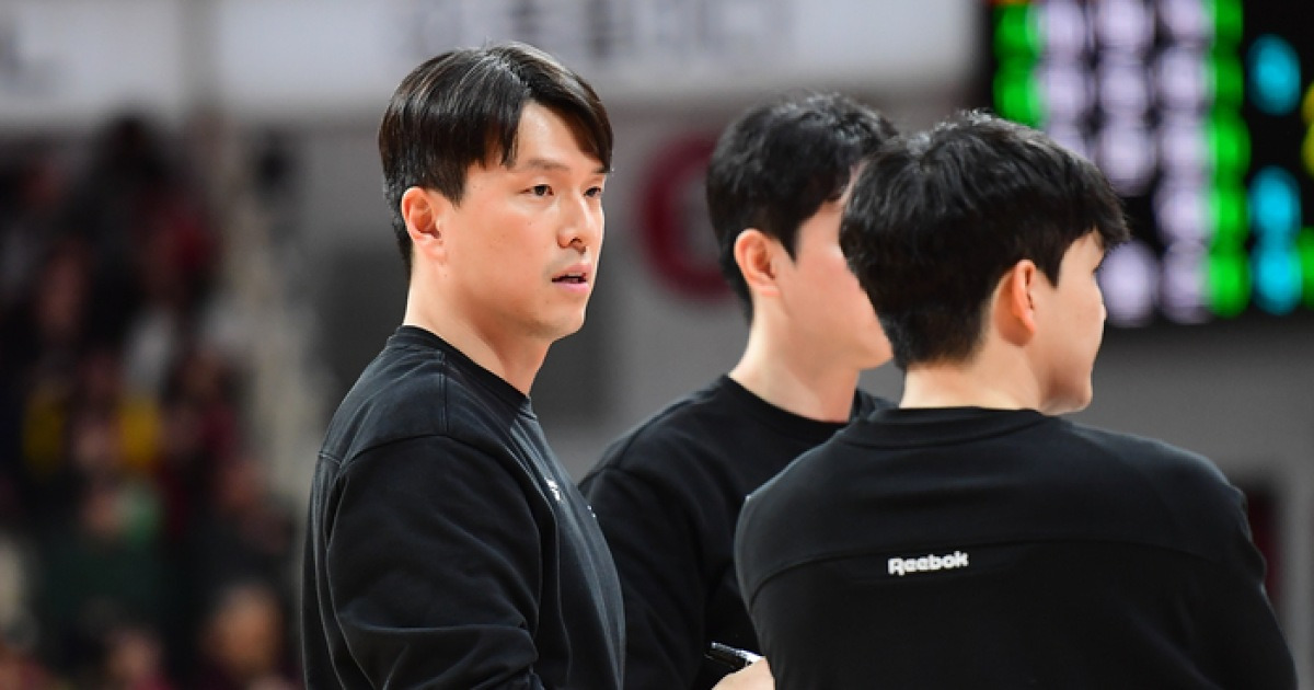 빙모상에도 벤치 지킨 김효범 감독 “코치들과 선수들에게 고맙다” [SS안양in]