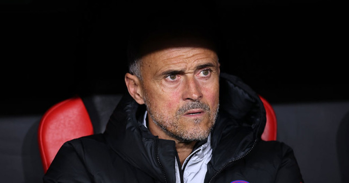 '최악의 상황' 이강인 쓰지도 않으며 벤치 앉히는 엔리케, PSG와 재계약 유력