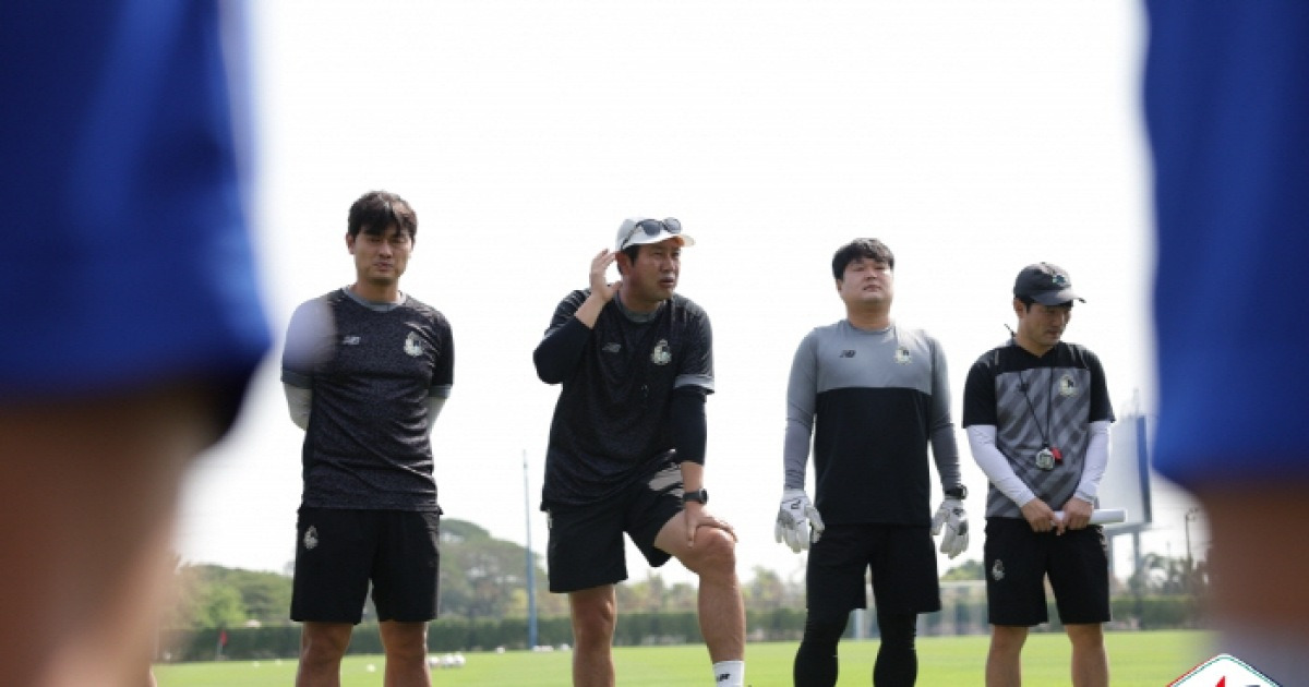 "원했던 대진" 개막전서 '이정효의 수원' 만나는 김도균 감독이 미소짓는 이유는?