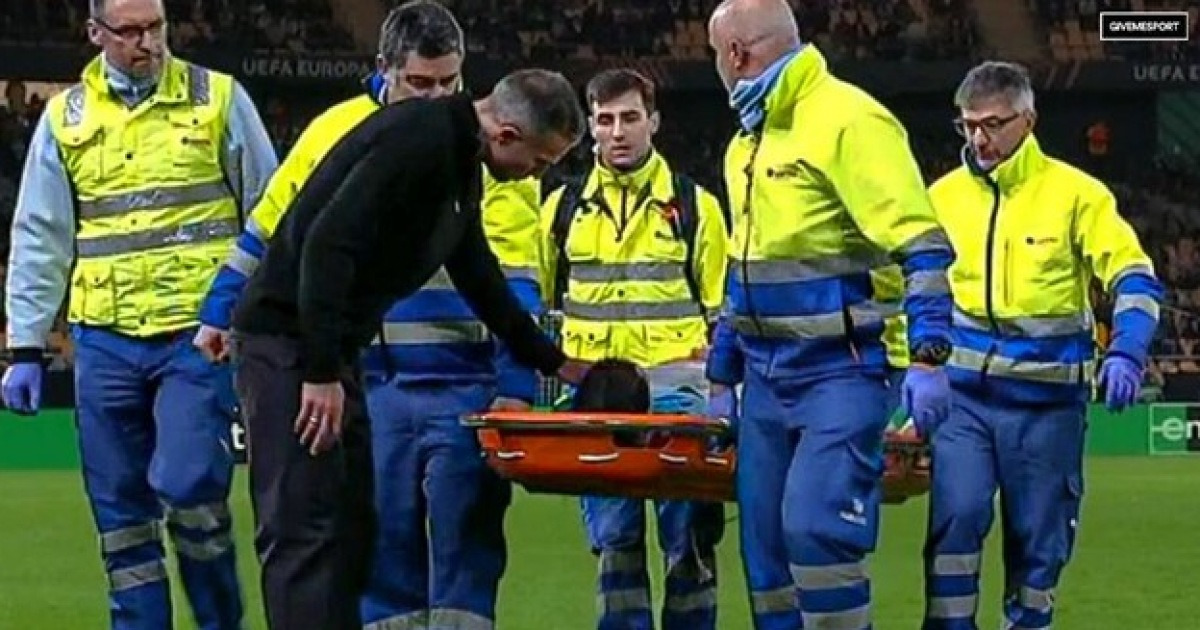 '작은 아이' 반 페르시 부자 울었다...교체 투입 8분 만에 아들 부상 OUT→페예노르트는 UEL 탈락