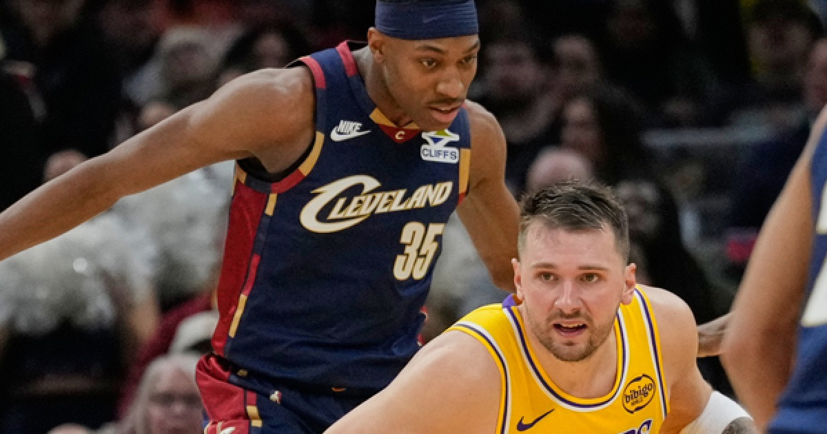 돈치치의 발목 부상, 문제는 바로 코트? NBA·클리블랜드, 디자인 변경 논의