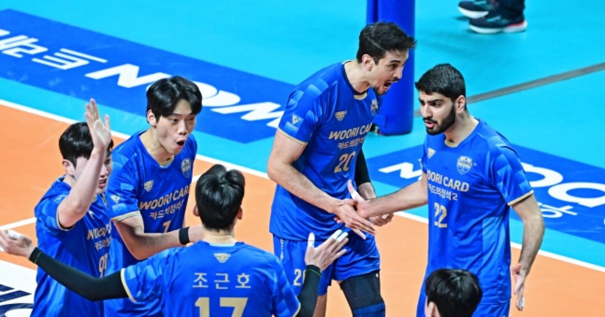 '아라우조 33점 대폭발' 우리카드, 삼성화재 꺾고 2연승→3위와 8점 차 [장충 현장리뷰]