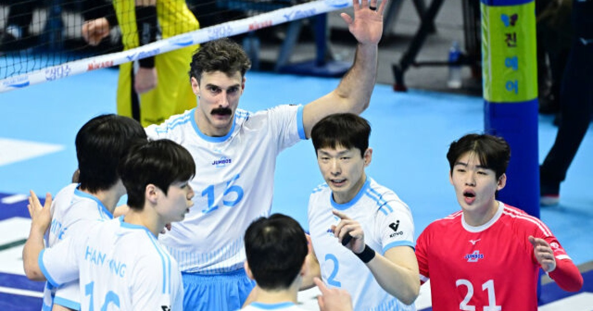 ‘러셀 28점+리베로 강승일 선발’ 대한항공, KB손해보험 만나 3-2 진땀승 [MD인천]