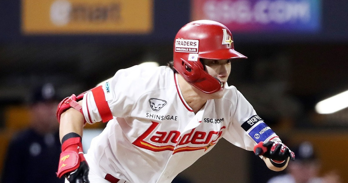 “다년계약 논의 예정” SSG, 최지훈과 3억7000만 원에 계약…조형우는 최고 인상률