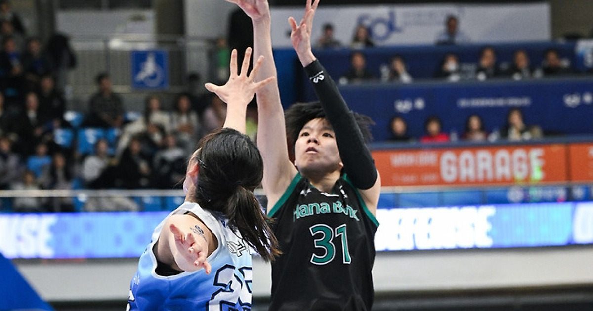 여자농구 선두 하나은행, 최하위 신한은행에 ‘33점 차’ 대승