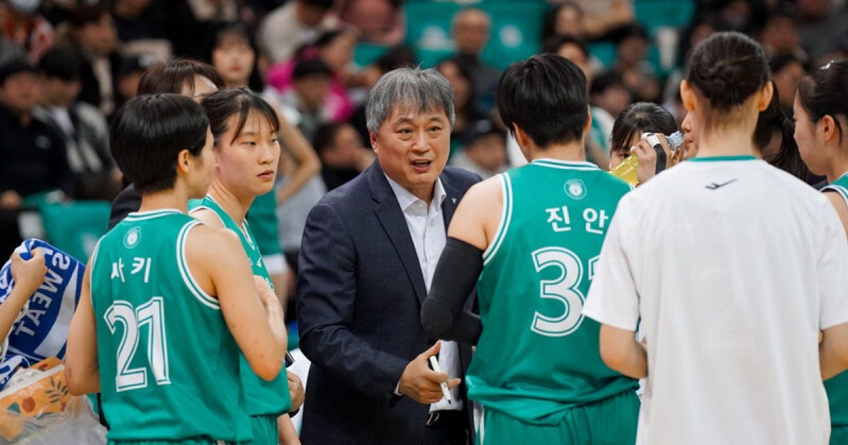 [WKBL 4라운드 리뷰] 순위싸움의 변수, 선두 하나은행 앞에 선 백투백과 KB