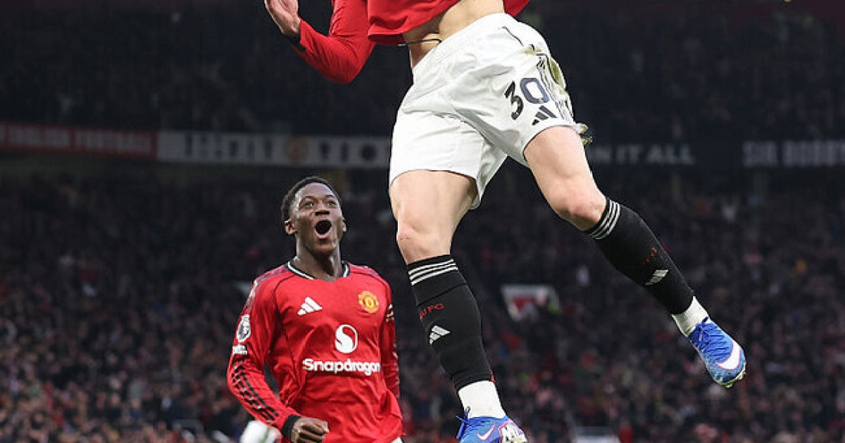 [pl.review] ‘오늘은 세슈코가 주인공입니다’ 캐릭 체제 맨유, 풀럼에 3-2 대역전극…'리그 3연승+4위 도약'