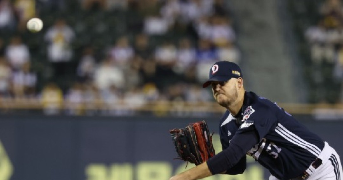 두산 떠난 좌완 어빈, 다저스와 마이너 계약...MLB 복귀 도전